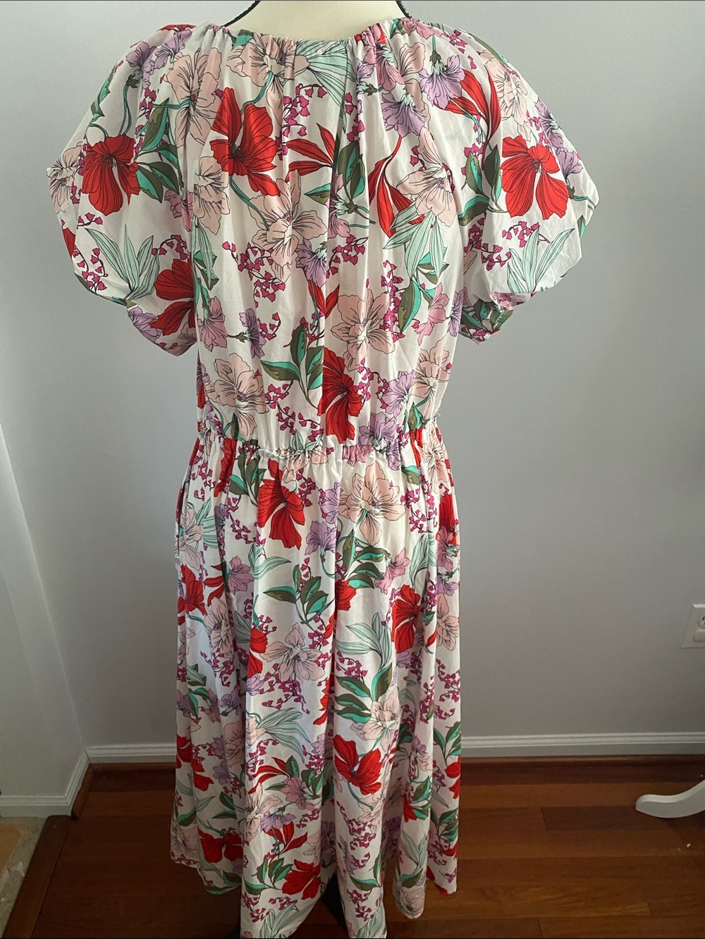 ON-34th NWT floral dress with pockets - Picture 6 of 8